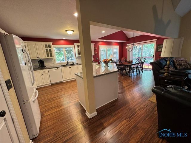 8553 Stone Oak Drive, Holland, OH 43528