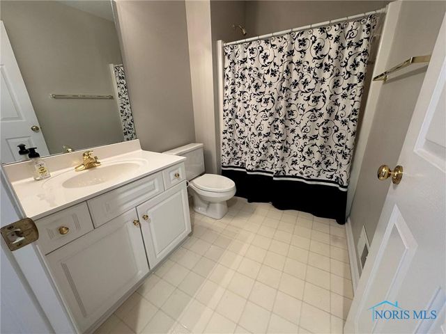 8553 Stone Oak Drive, Holland, OH 43528