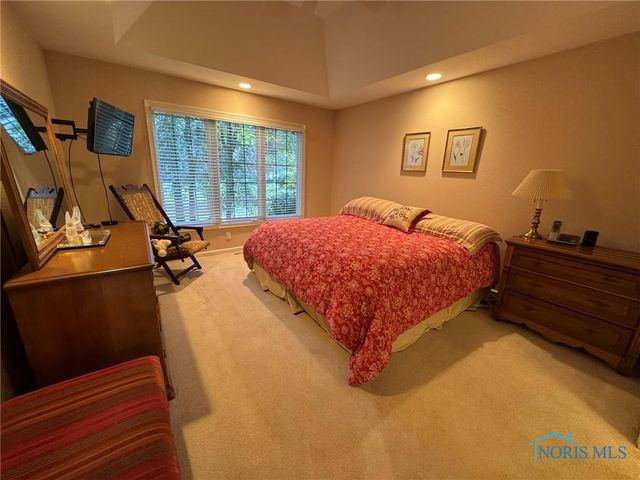 8553 Stone Oak Drive, Holland, OH 43528