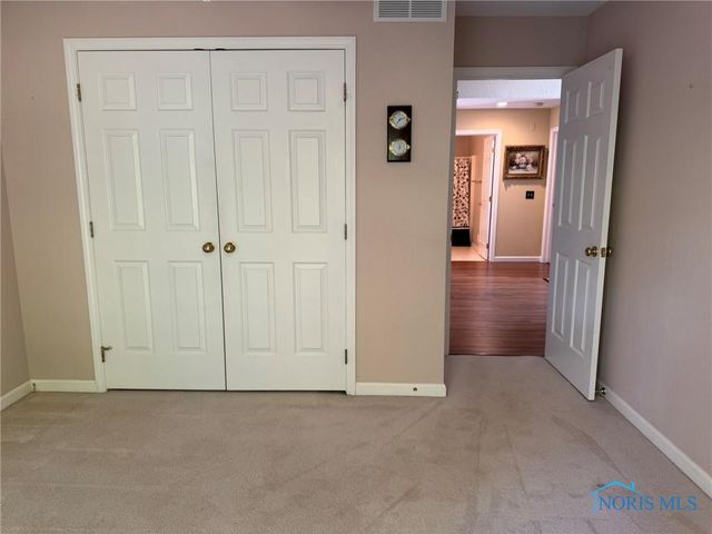 8553 Stone Oak Drive, Holland, OH 43528