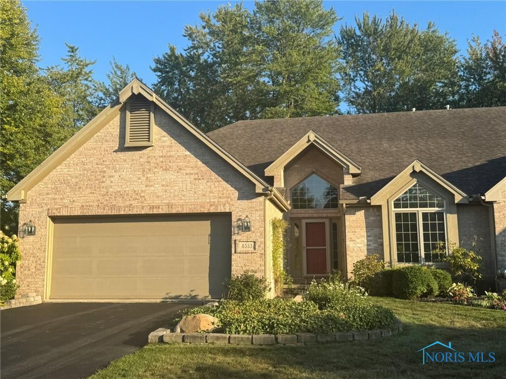 8553 Stone Oak Drive, Holland, OH 43528
