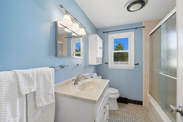 54 Dayton St, Chicopee, MA 01013