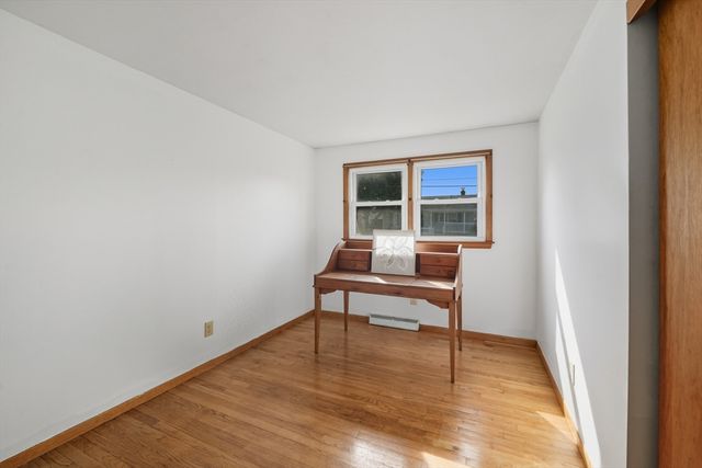 54 Dayton St, Chicopee, MA 01013