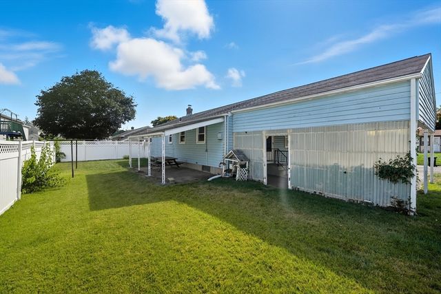 54 Dayton St, Chicopee, MA 01013