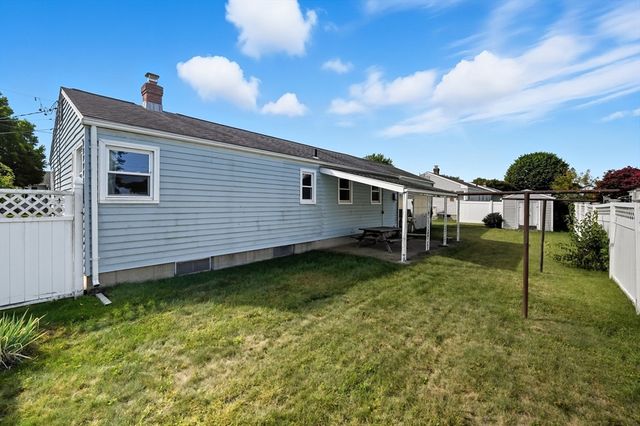 54 Dayton St, Chicopee, MA 01013