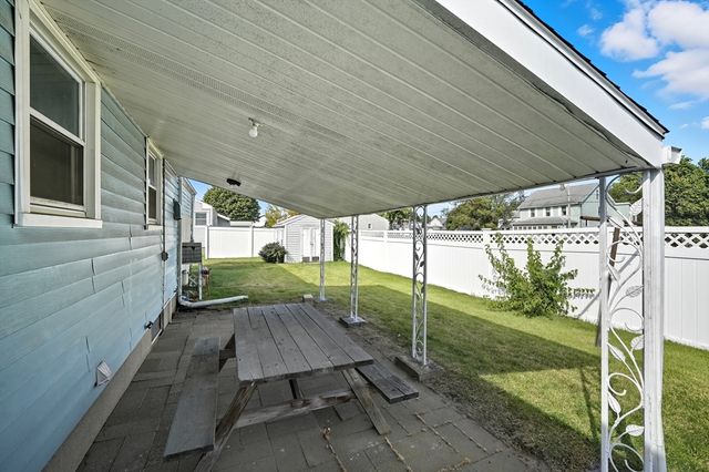 54 Dayton St, Chicopee, MA 01013