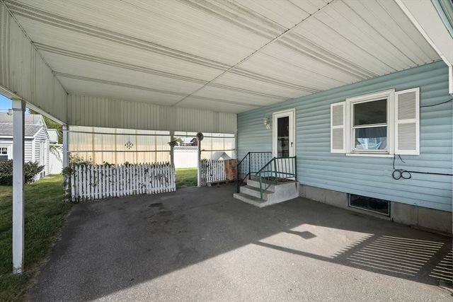 54 Dayton St, Chicopee, MA 01013