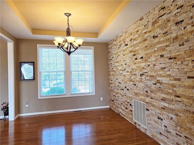 23884 W 124th Court, Olathe, KS 66061