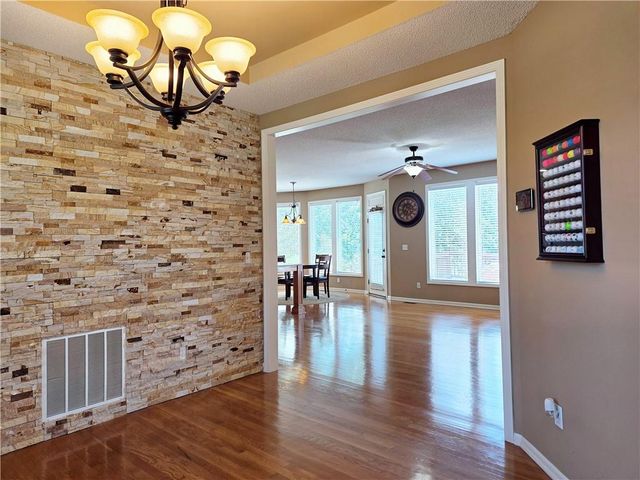 23884 W 124th Court, Olathe, KS 66061