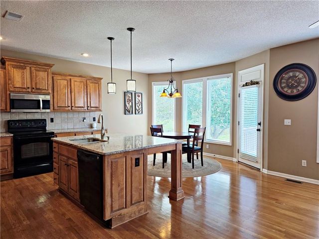 23884 W 124th Court, Olathe, KS 66061