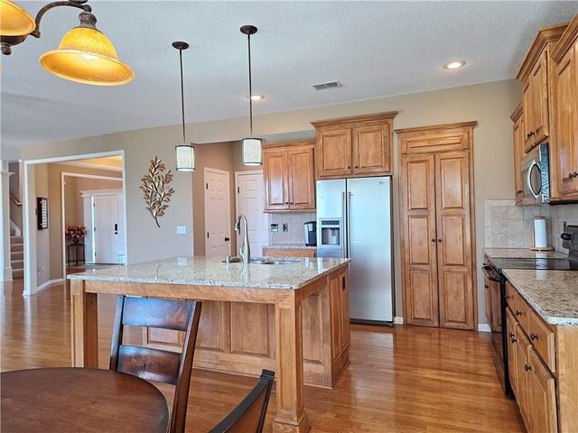 23884 W 124th Court, Olathe, KS 66061