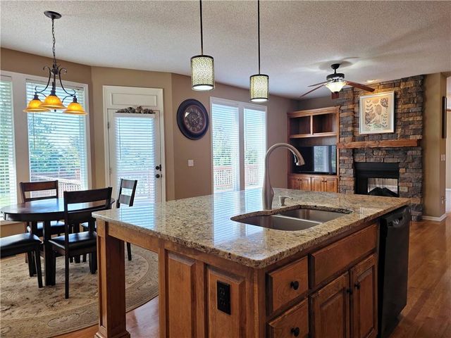 23884 W 124th Court, Olathe, KS 66061