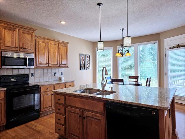 23884 W 124th Court, Olathe, KS 66061