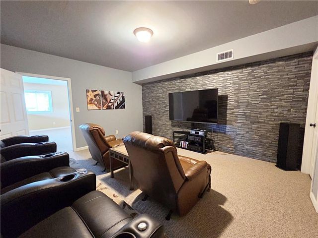 23884 W 124th Court, Olathe, KS 66061