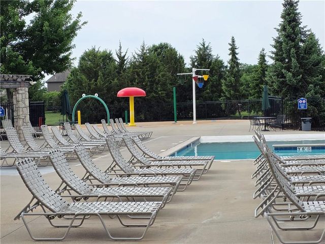 23884 W 124th Court, Olathe, KS 66061