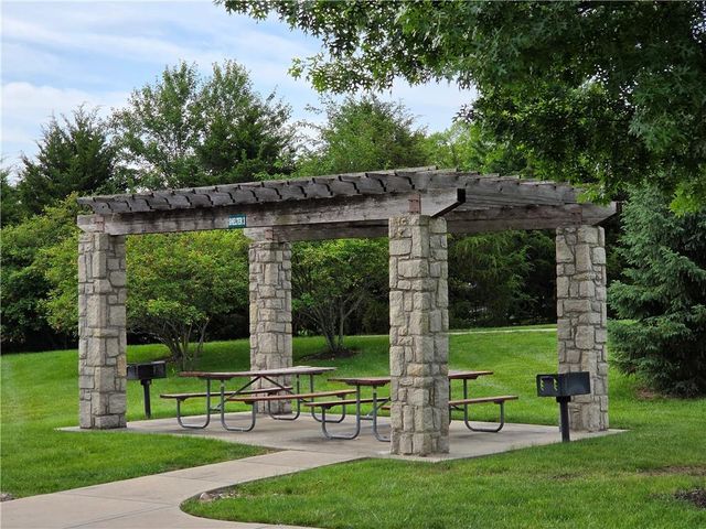 23884 W 124th Court, Olathe, KS 66061