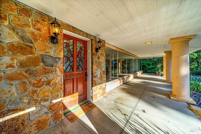 29 Forest Dr, Napa, CA 94558