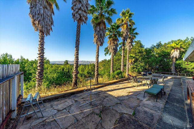 29 Forest Dr, Napa, CA 94558