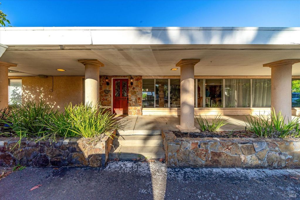 29 Forest Dr, Napa, CA 94558