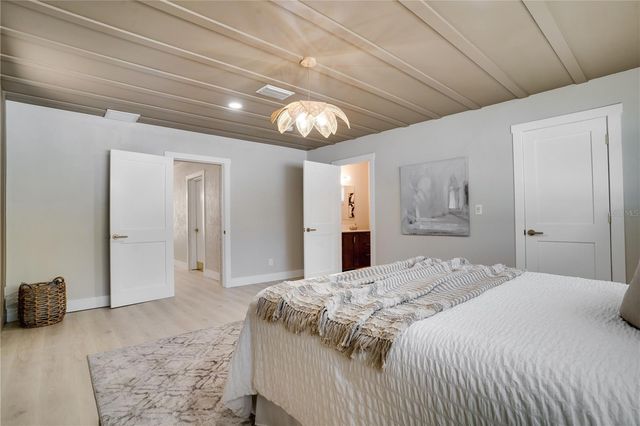 4545 25TH AVENUE N, St Petersburg, FL 33713