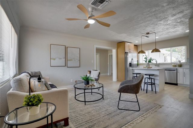 4545 25TH AVENUE N, St Petersburg, FL 33713