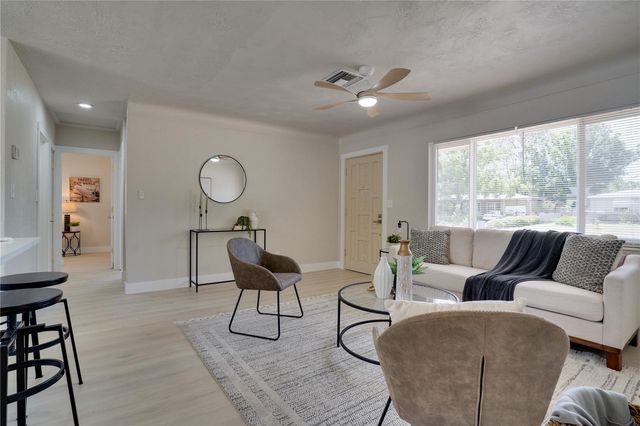 4545 25TH AVENUE N, St Petersburg, FL 33713