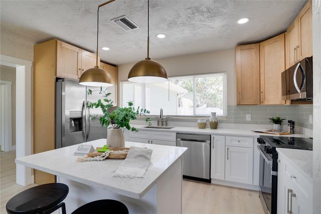 4545 25TH AVENUE N, St Petersburg, FL 33713