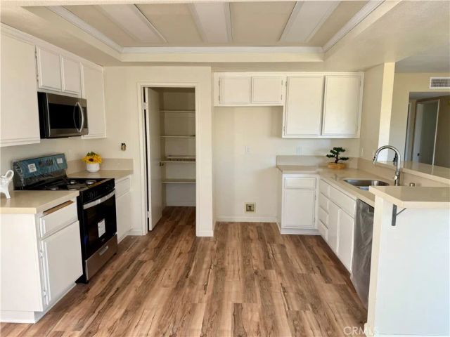 15620 Smoke Tree Street, Hesperia, CA 92345