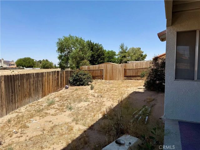 15620 Smoke Tree Street, Hesperia, CA 92345