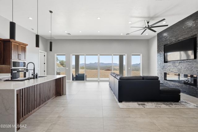 188 Vereda Cabrilla Lane, Rio Rico, AZ 85648