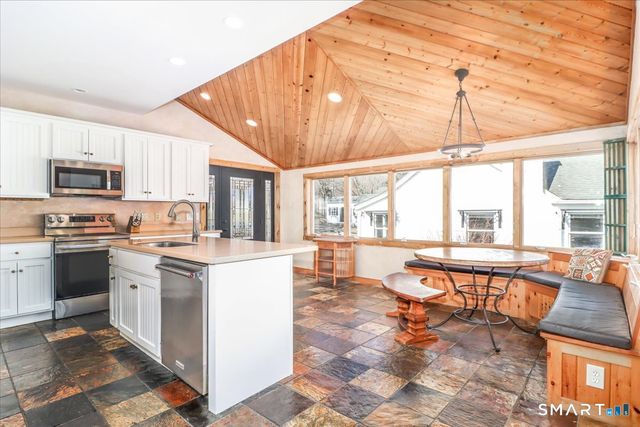 19 Cedar Drive, Danbury, CT 06811