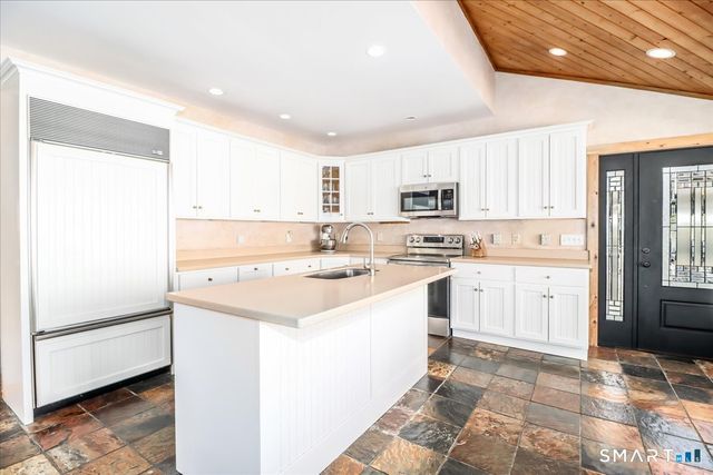 19 Cedar Drive, Danbury, CT 06811