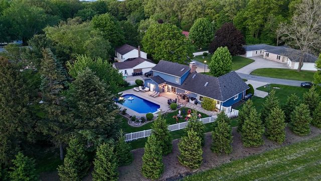 3140 Bluffwood Place, Saint Joseph, MI 49085