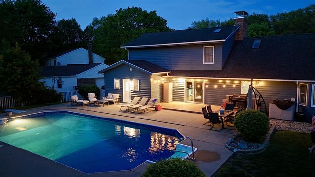 3140 Bluffwood Place, Saint Joseph, MI 49085