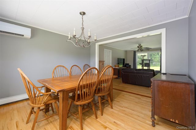 8 S Creek Road, Staatsburg, NY 12580
