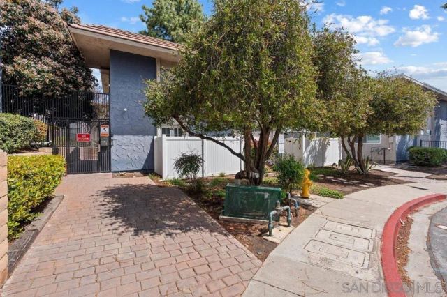 8220 Vincetta Dr 26, La Mesa, CA 91942