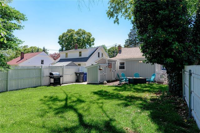 390 Nausauket Road, Warwick, RI 02886