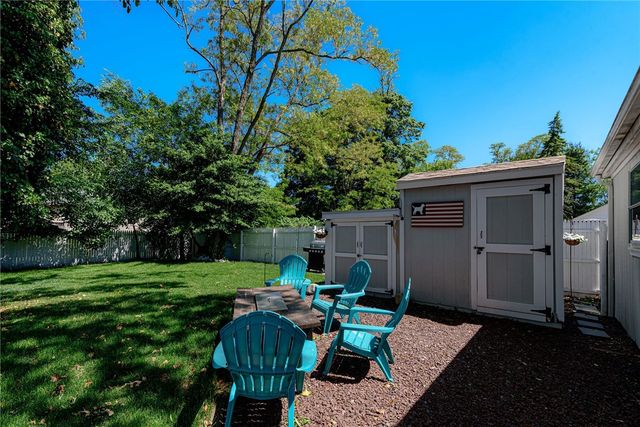 390 Nausauket Road, Warwick, RI 02886