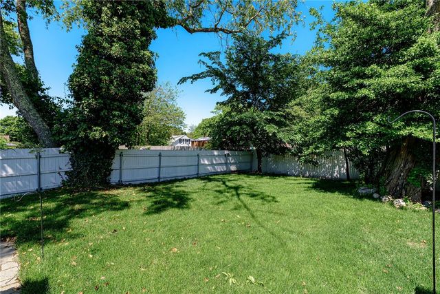 390 Nausauket Road, Warwick, RI 02886