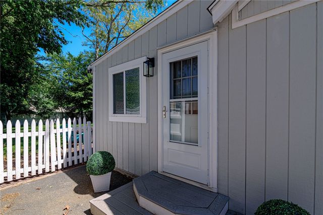 390 Nausauket Road, Warwick, RI 02886