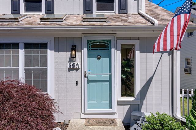 390 Nausauket Road, Warwick, RI 02886