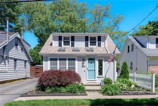 390 Nausauket Road, Warwick, RI 02886