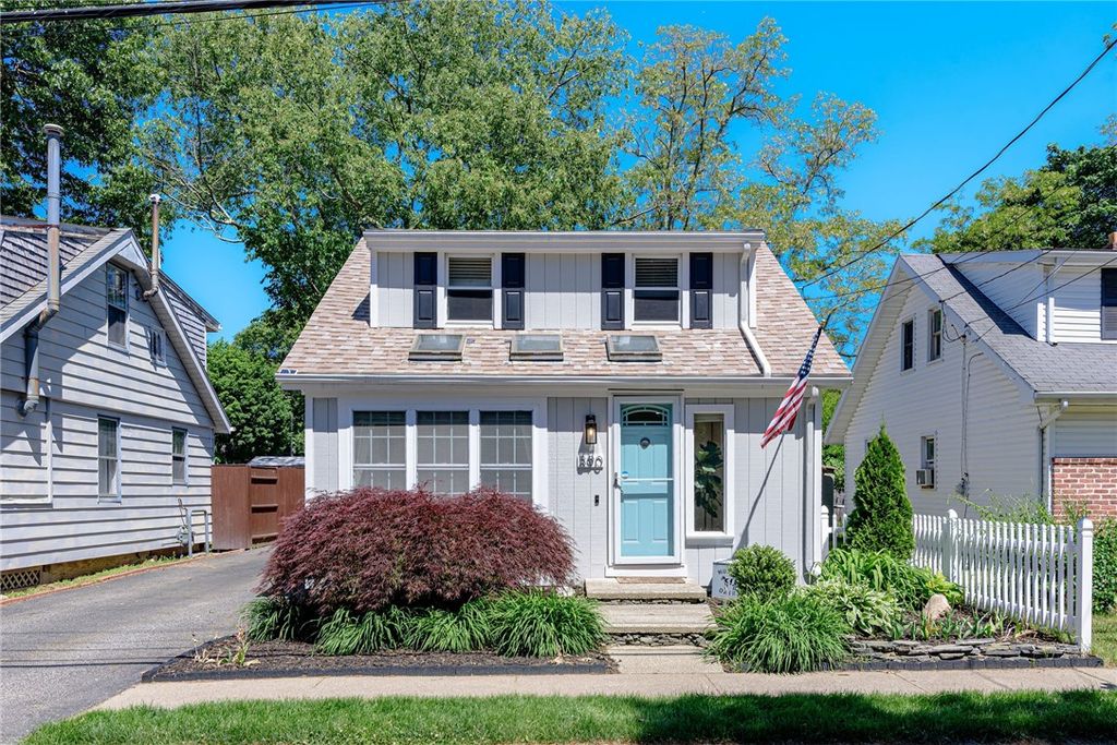390 Nausauket Road, Warwick, RI 02886