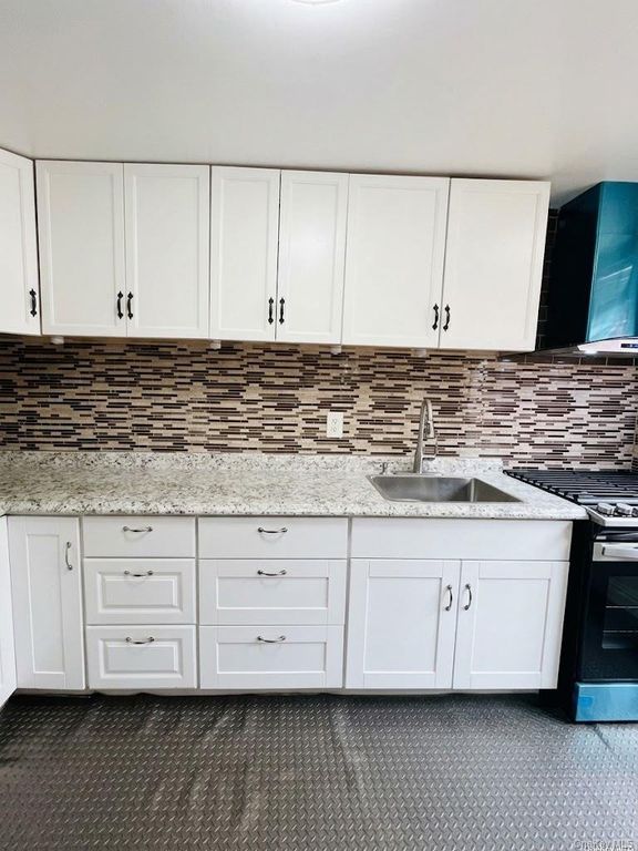 79 Moquette Row N, Yonkers, NY 10703 — photo 4