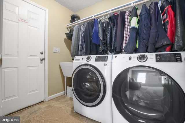 6109 SUNNY MEADOWS DR, Fredericksburg, VA 22407