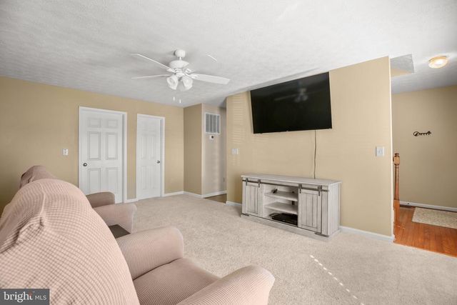 6109 SUNNY MEADOWS DR, Fredericksburg, VA 22407