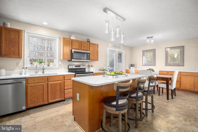 6109 SUNNY MEADOWS DR, Fredericksburg, VA 22407