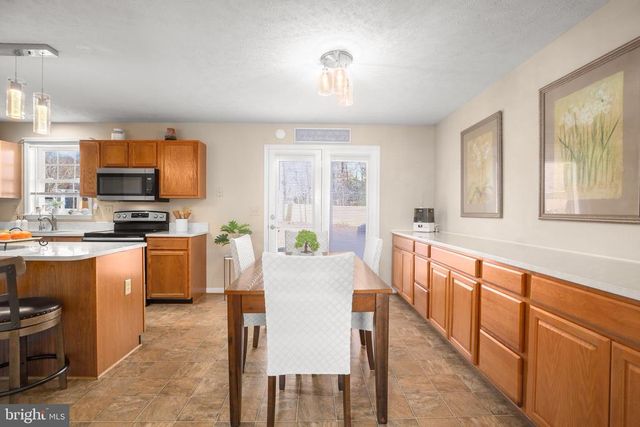 6109 SUNNY MEADOWS DR, Fredericksburg, VA 22407