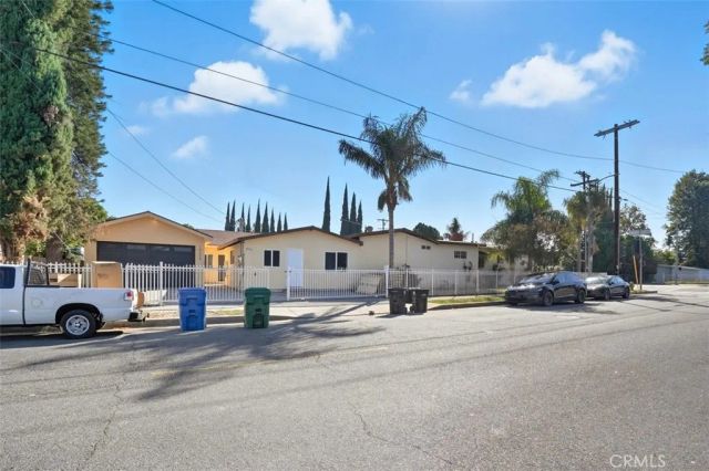 19258 Strathern St., Reseda, CA 91335