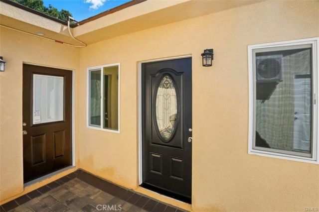 19258 Strathern St., Reseda, CA 91335